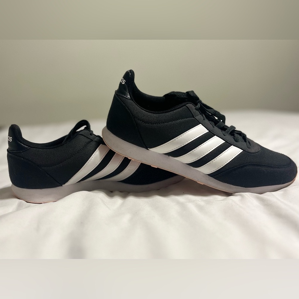 Adidas V Racer 2.0 women’s 9.5